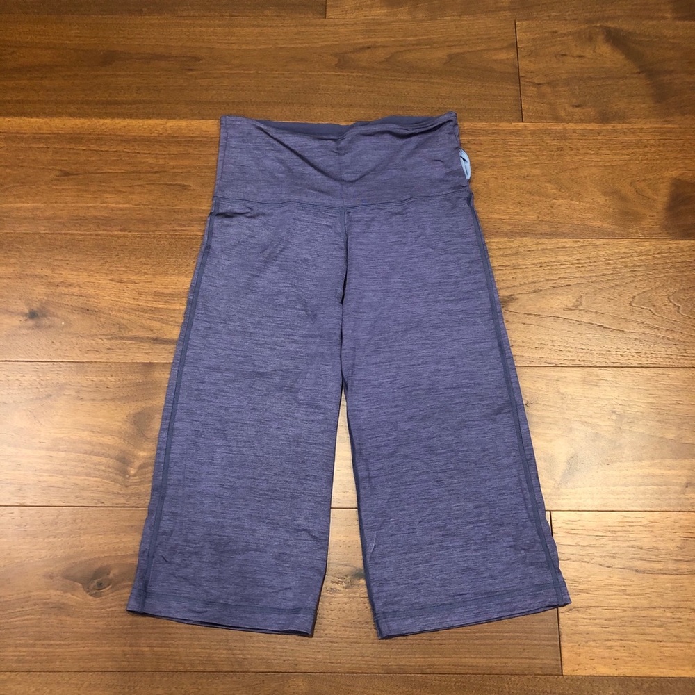 Lululemon Highrise Wideleg Luxstreme Crops sz 6